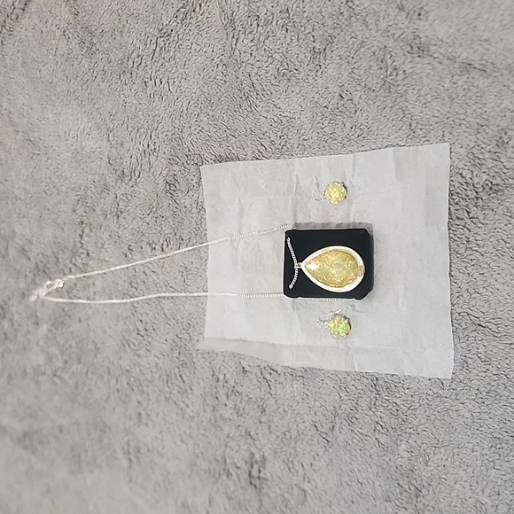 Opalescent Necklace and Earring set - Picture 2 of 3